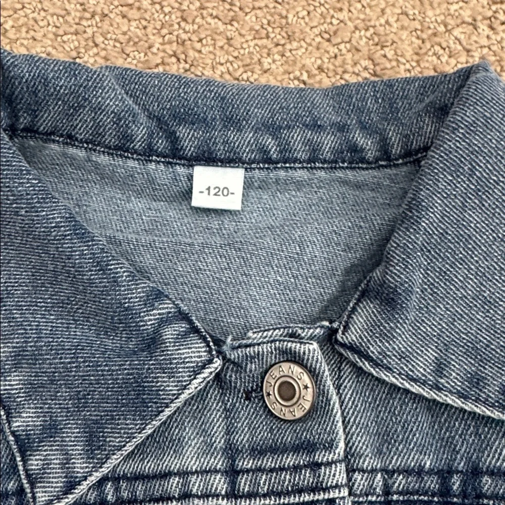 159 NIB famuka Unisex Button Down Denim‎ Jacket - Size: 120 (4-5Y)
